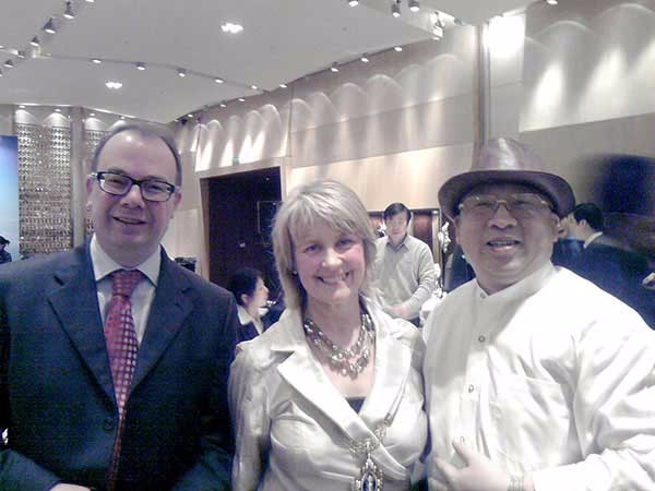 ●市政府招待英國(guó)市長(zhǎng)代表團(tuán)，會(huì)長(zhǎng)出席并與市長(zhǎng)合影2.jpg